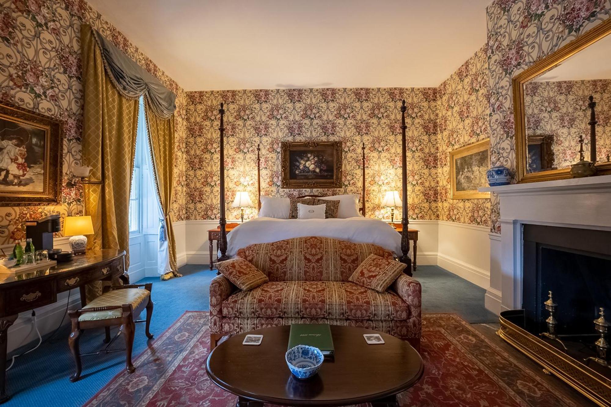 Antrim 1844 Hotel Taneytown Екстериор снимка