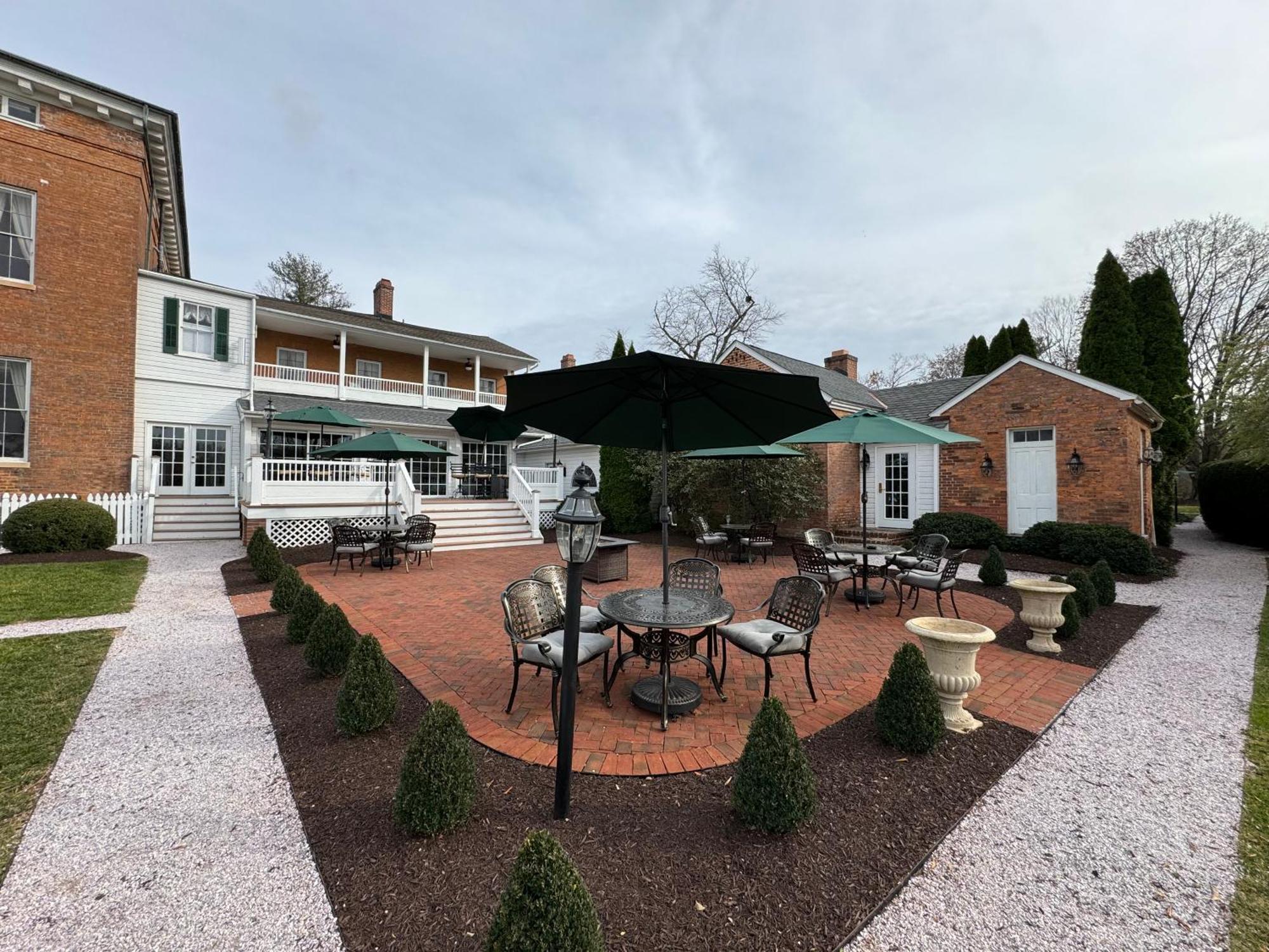 Antrim 1844 Hotel Taneytown Екстериор снимка