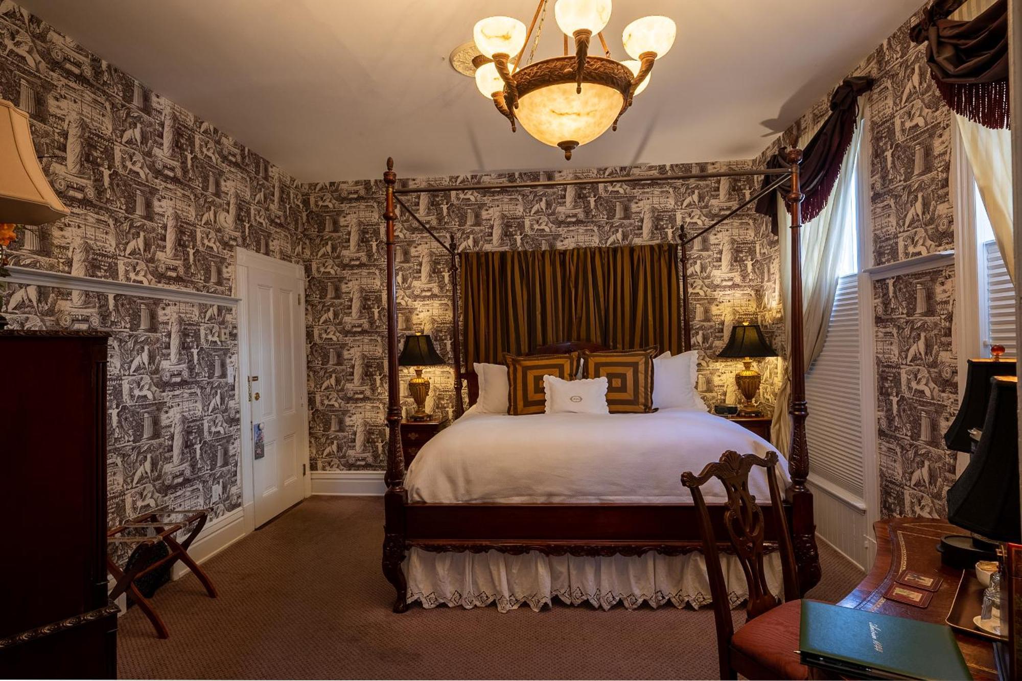 Antrim 1844 Hotel Taneytown Екстериор снимка