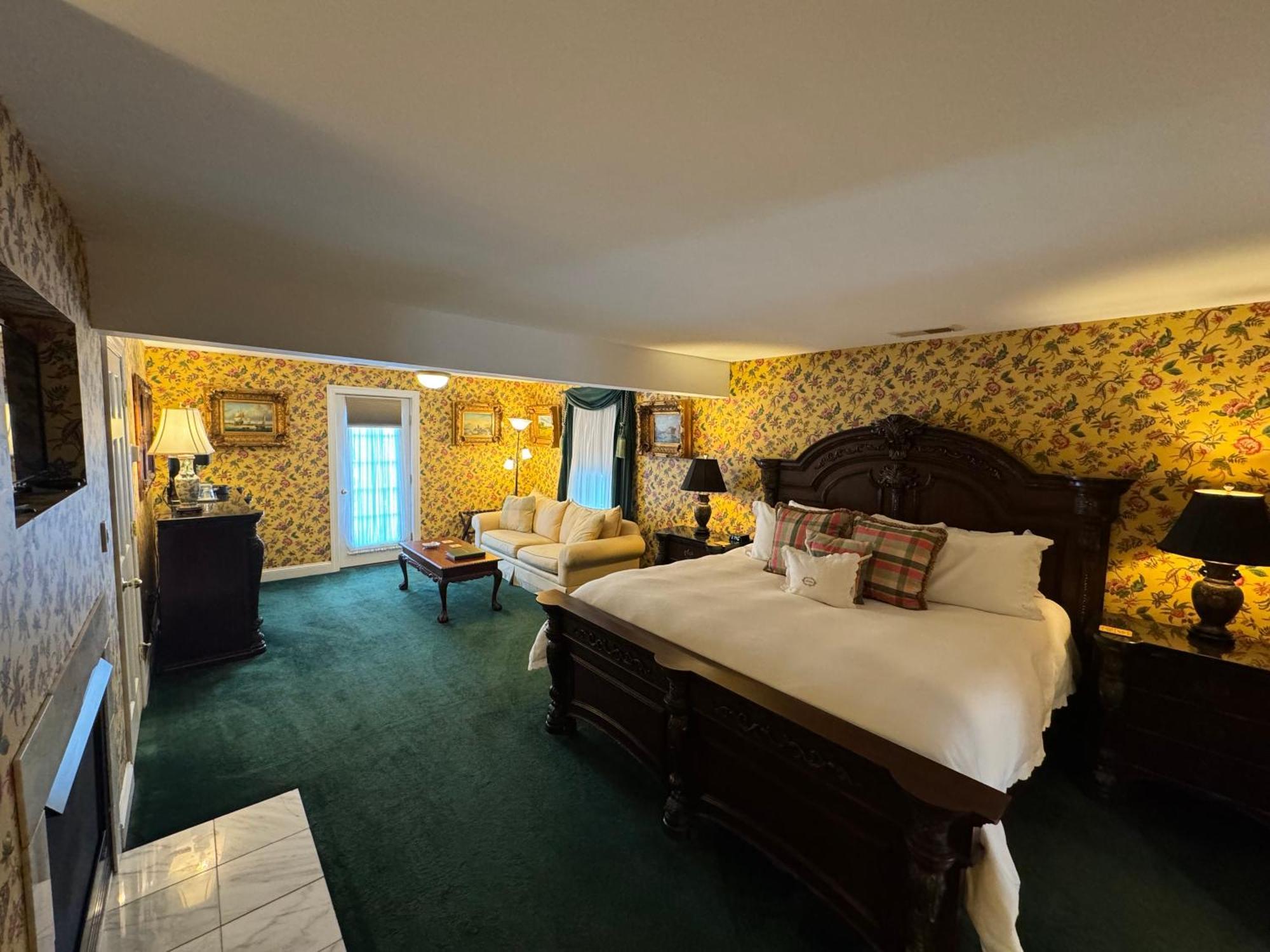 Antrim 1844 Hotel Taneytown Екстериор снимка