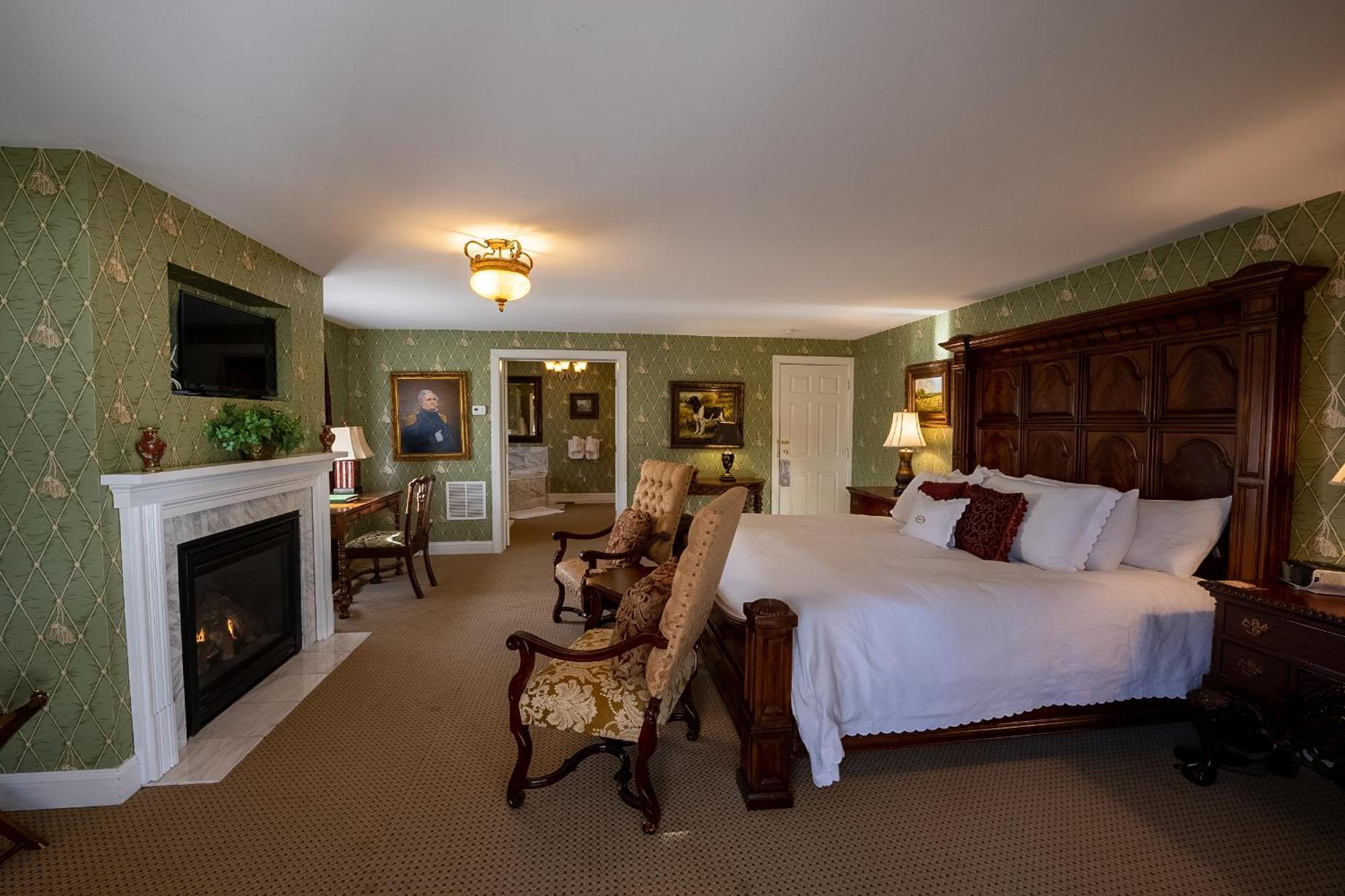 Antrim 1844 Hotel Taneytown Екстериор снимка