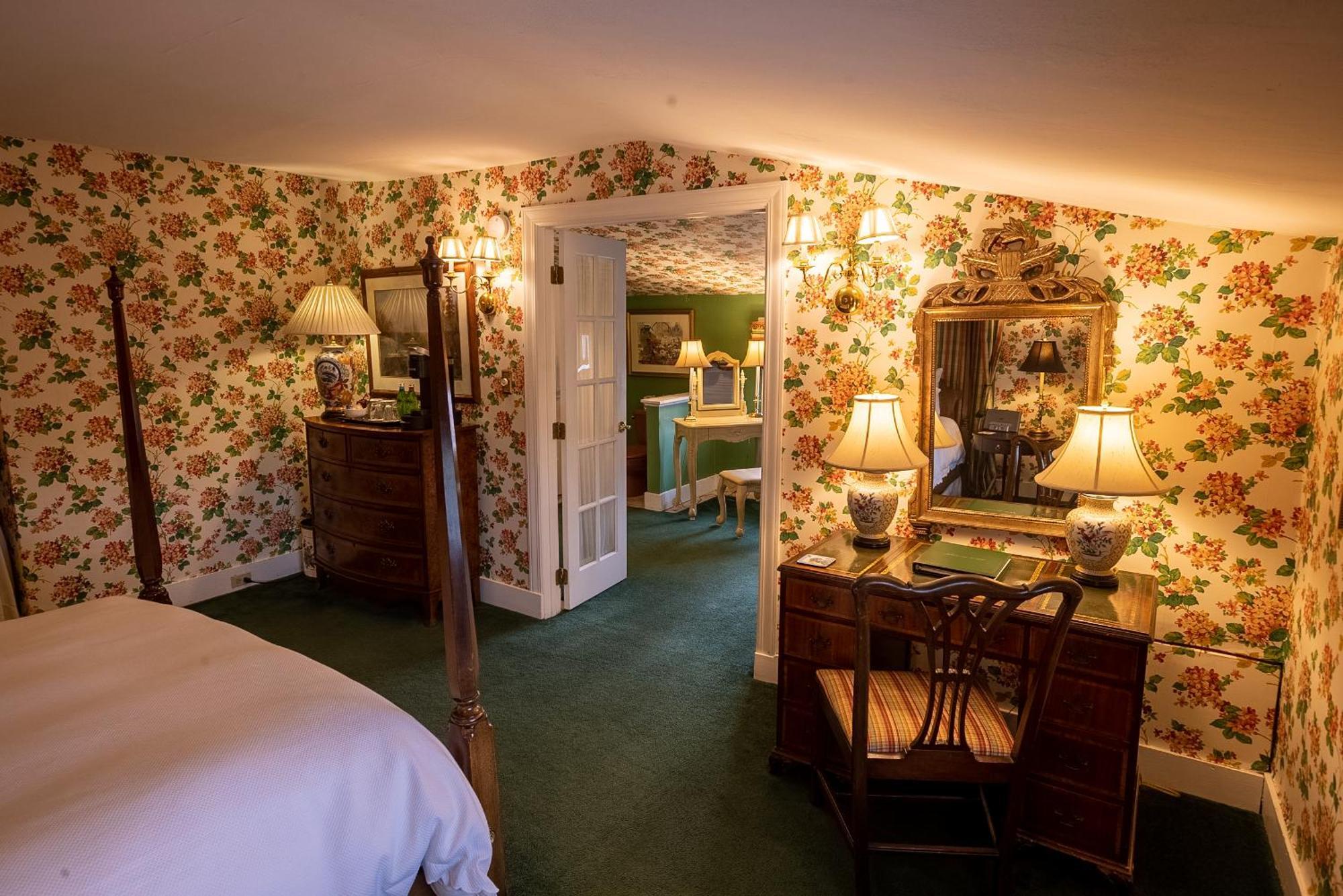 Antrim 1844 Hotel Taneytown Екстериор снимка