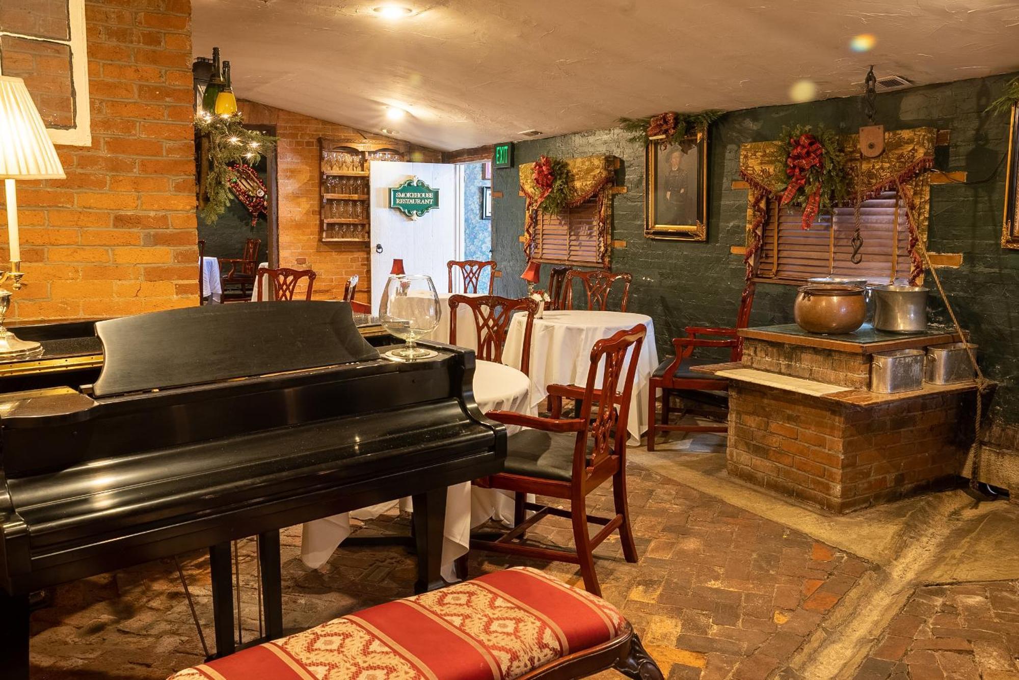 Antrim 1844 Hotel Taneytown Екстериор снимка